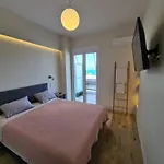 Grace Seaside Лоутраки