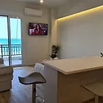 Grace Seaside Апартаменты Лоутраки
