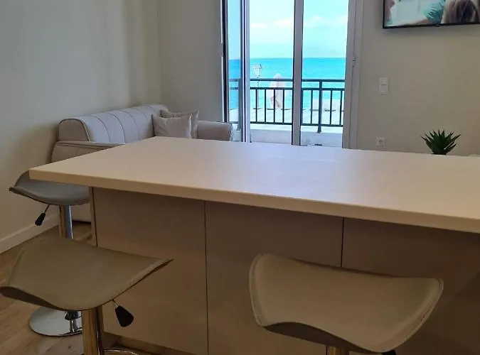 Grace Seaside דירה לוטראקי