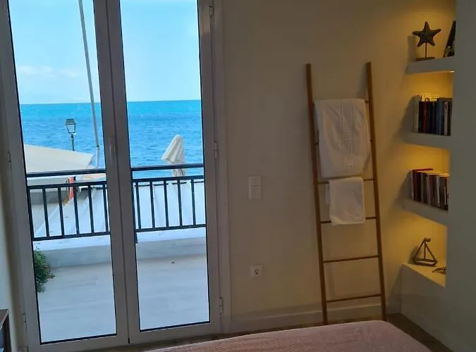 דירה Grace Seaside לוטראקי
